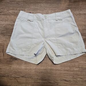 Y2K Vintage Women's Bailey's Point Casual Relaxed Fit Tan Shorts Size 8 Mid-rise